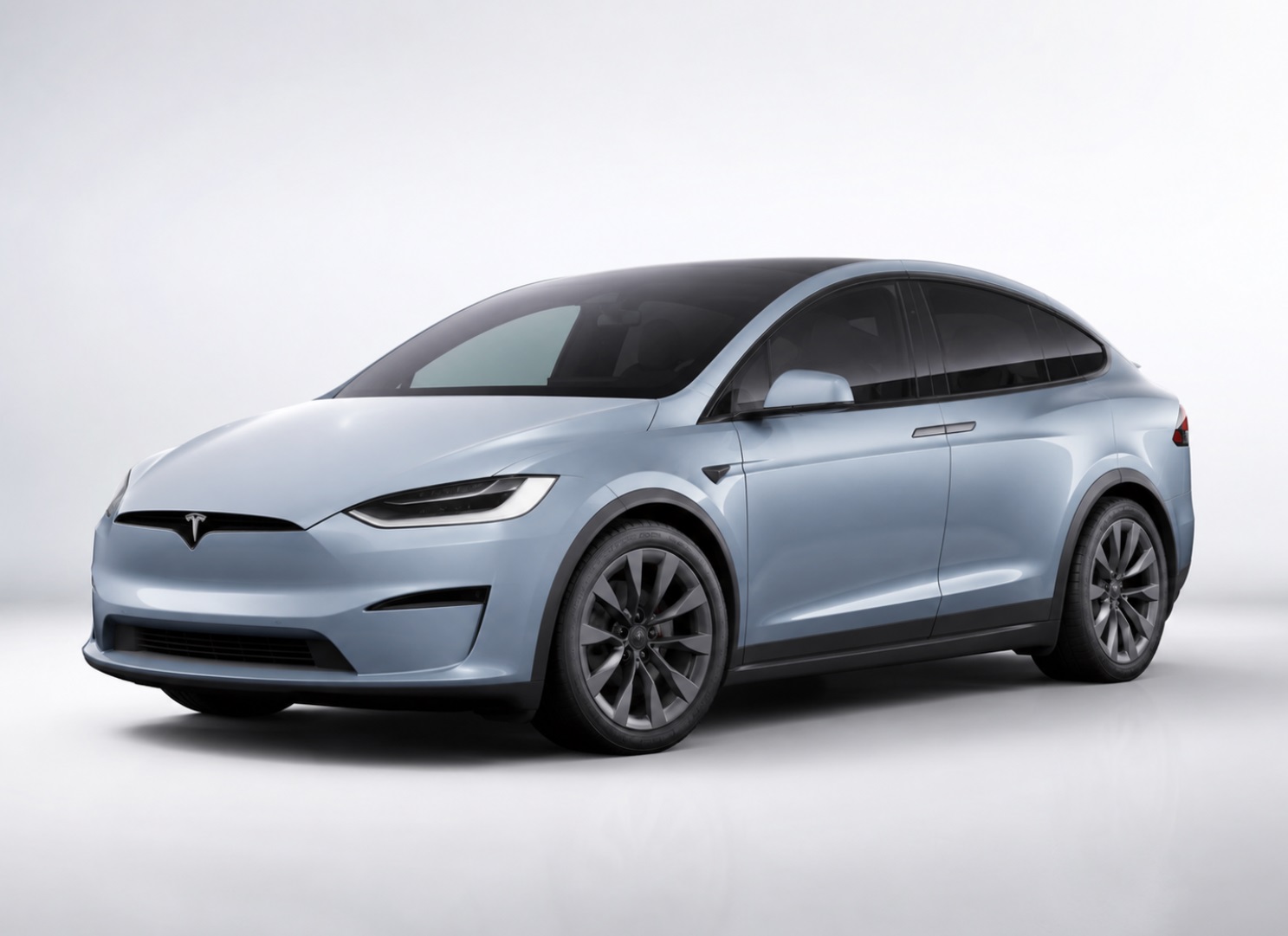Электрический флагман для семьи: обзор Tesla Model X